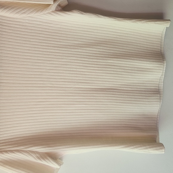 St. John Large Top Santana Knit Cream Ribbed Short Sleeve Office Minimal Capsule - Picture 8 of 10